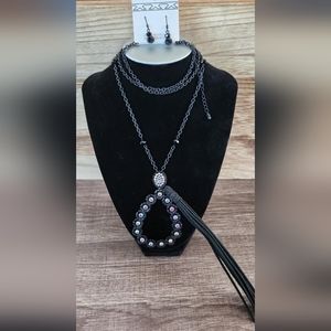 Rhinestone tear drop necklace and earring set